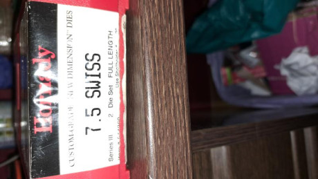 Vendo estos Dies de la marca Hornady
Estan como nuevos
A  el esparrago del extractor se le ha puesto un 01