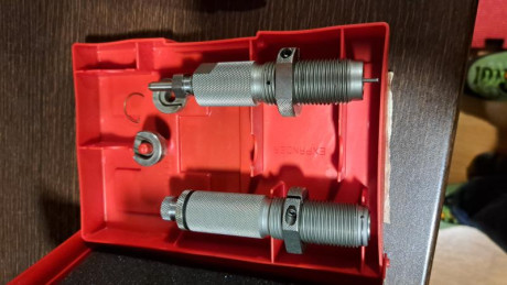 Vendo estos Dies de la marca Hornady
Estan como nuevos
A  el esparrago del extractor se le ha puesto un 00
