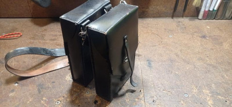 Vendo dos porta cargadores de Subfusil, fabricados en cuero y de color negro.
De la Guardia Civil.
60€ 00