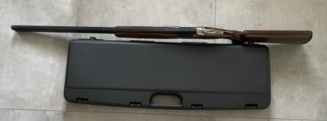 Vendo escopeta Browning Citori, superpuesta, 2* y1*, expulsora, con su maletín rígido, prácticamente nueva, 02