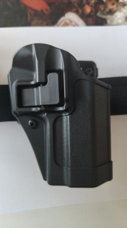 Se vende Sig Sauer P-228 con rail, en perfecto estado de funcionamiento, con un cargador y funda extracción 11