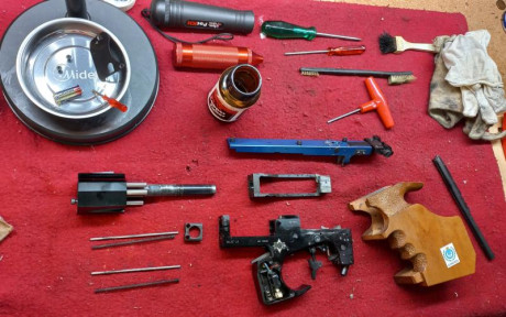 Mantengo mis armas impecables, prácticamente sin microbios.

Ayer un amigo adquirió una Mach Guns MG-2... 00