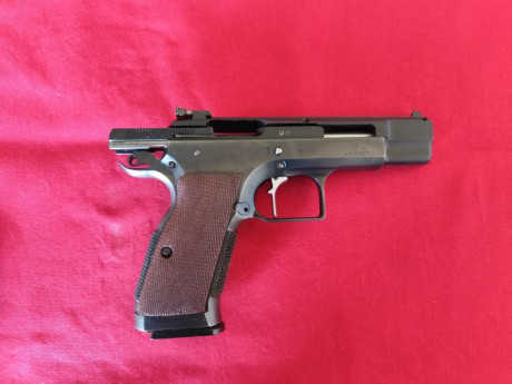 Hola, vendo está tanfoglio, armazón, con carro CZ kadet, 22lr.
Precisa y funcionamiento perfecto. Dos 01