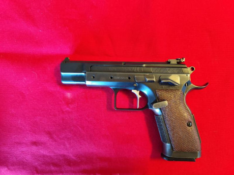 Hola, vendo está tanfoglio, armazón, con carro CZ kadet, 22lr.
Precisa y funcionamiento perfecto. Dos 00