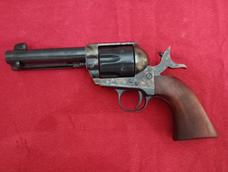 Buenas tardes:Vendo revólver Pietta 1873 45 L.C. de 4 3/4”
 Con sus certificados de Bope y Defensa y guiado 00