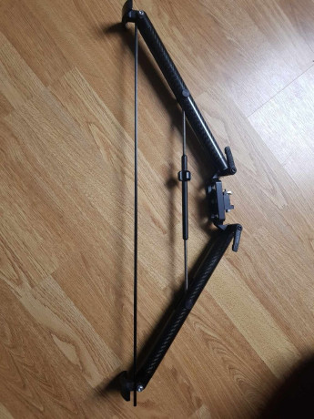 Lo dicho, busco este bipode. No conozco ni marca ni modelo, nuevo o usado.
Agradezco cualquier informacion
Un 41