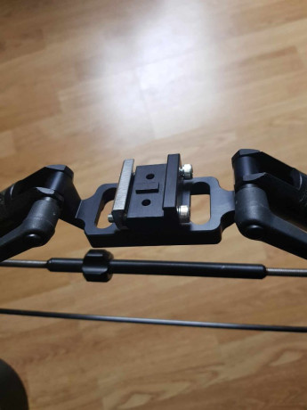 Lo dicho, busco este bipode. No conozco ni marca ni modelo, nuevo o usado.
Agradezco cualquier informacion
Un 40