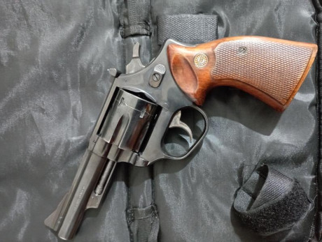 Cambio revolver 357 de 4 pulgadas Astra. Perfecto estado de tiro. Cambio por pistola de 9mm para precisión
679874712 02