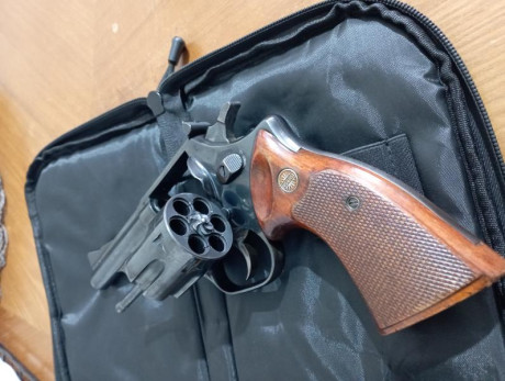 Cambio revolver 357 de 4 pulgadas Astra. Perfecto estado de tiro. Cambio por pistola de 9mm para precisión
679874712 00