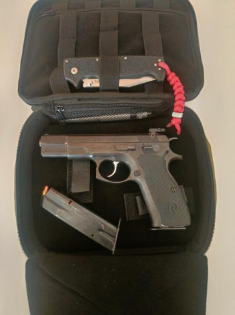Hola amigos! ya que se muestran tantas armas buenas creo que a los propietarios de una cz 75 se nos tendría 60