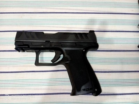 Buenas
Se Vende,unico propietario
Menos de 100 disparos
Calibre 9 Pb, Guiada en A
2 cargadores de 15
Caja 01