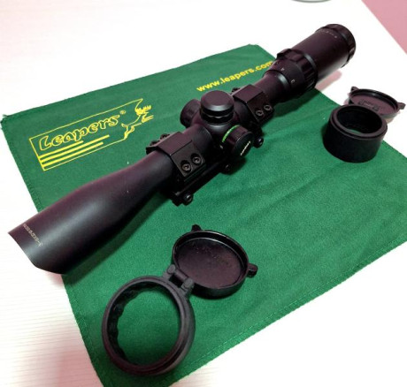 Visor Leapers UTG 3-9x32 retícula Mil-Dot Iluminada.
Prácticamente nuevo,montado en carabina 22 pero no 01
