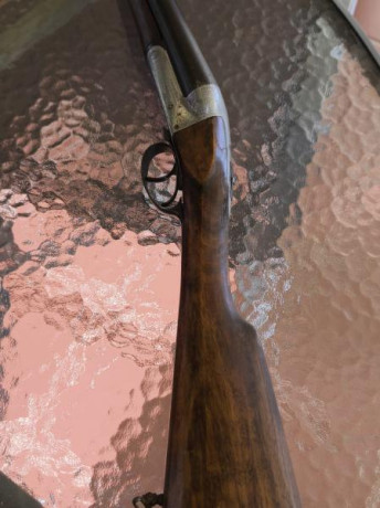 Vendo esta escopeta exotica J.D. Dougal del calibre 12 en buen estado tal como se ve en las fotos, modelo 11