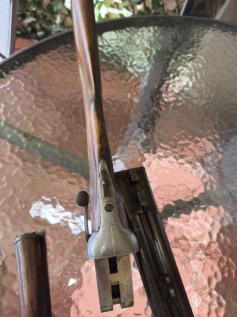 Vendo esta escopeta exotica J.D. Dougal del calibre 12 en buen estado tal como se ve en las fotos, modelo 30