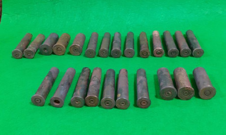 Vainas de 43 Spanish o 11,15X57R y 58 Berdan Musquet o 14,5X41R. La mitad reutilizables de ambos calibres 00