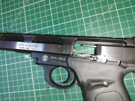 Hola. Vendo esta estupenda y divertida pistola del calibre 22 Smith & Wesson Model 22A-1 en muy buenas 02