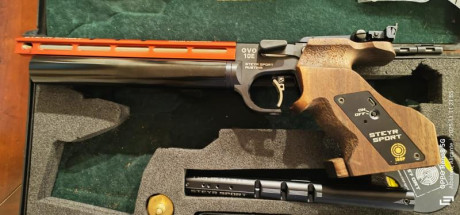 Vendo pistola Steyr evo LP10 E, primer propietario, con su maletin, contrapesos originales, herramientas 10