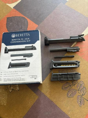 VENDIDO  Carro del .22LR para Beretta 92 . En perfecto estado , con dos cargadores . Originalmente lleva 02