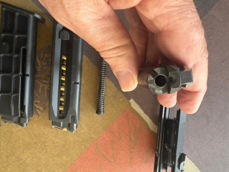 VENDIDO  Carro del .22LR para Beretta 92 . En perfecto estado , con dos cargadores . Originalmente lleva 00