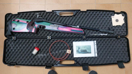 Está como se ve en las imágenes. 

La adquirí durante el COVID a un coleccionista de este tipo de armas, 01