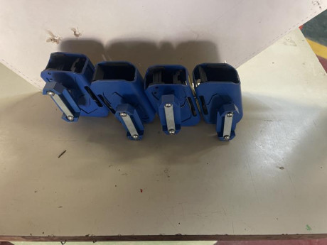 En venta 4 porta cargadores doble alpha racer x están pintados en cerakote azul entregó otro juego de 00