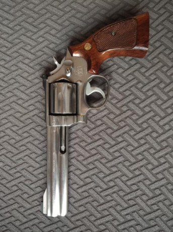 Vendo ambos revólveres. 
Revolver 686 calibre 357 Magnum 
Revolver k-14 masterpiece calibre 22lr 
Se venden 00