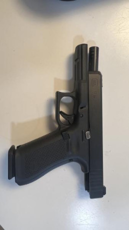Vendo mis armas:

RESERVADA:Glock 17 5ª Generación muy poco uso. Perfecta de todo. Caja, accesorios y 01