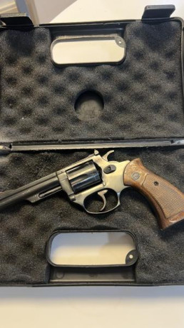 Vendo mis armas:

Glock 17 5ª Generación muy poco uso. Perfecta de todo. Caja, accesorios y manual, originales. 00