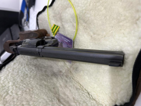 Vendo mi revólver K-14, calibre 38 Sp.
Estado impecable. Habrá pocos tan bien conservados.
Cacha Knill. 00