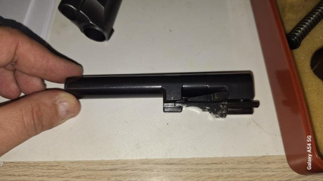 Estimados, pongo a la venta una pistola LLAMA M-82 con su caja original, obviamente en 9pb. 
El arma apenas 30