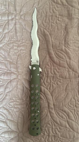 Vendo esta preciosa navaja tan original viene sin caja, hago envios.55 euros 00