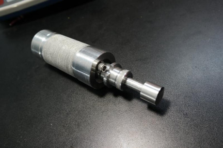 Hola compañeros.

Llevo tiempo buscando una herramienta para quitar pistones de tipo Berdan. 

He intentado 90