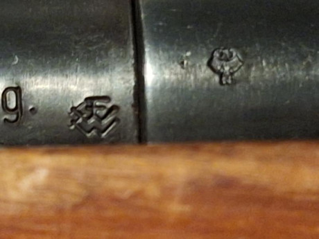 Buenos días a todos
Alguien me podria dar datos de procedencia y demás de mi mosint nagant M44
Os adjunto 02