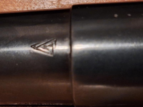 Buenos días a todos
Alguien me podria dar datos de procedencia y demás de mi mosint nagant M44
Os adjunto 10