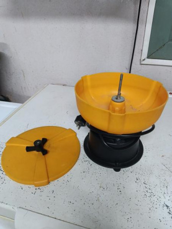 Vendo el Tumbler de la foto.
Limpiador de vainas SmartReloader787
Precio 50,- € mas portes. 11844.jpg 01