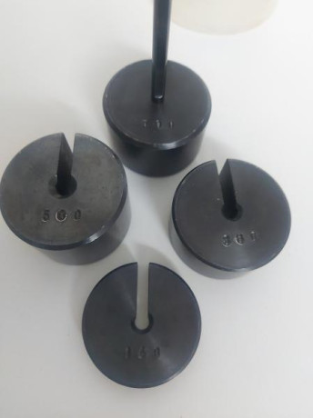  Reservado 
Por cese de la actividad deportiva vendo Pesagatillos de pesas lleva dos de 500g, una de 360g 02