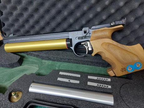 Por cese de la actividad deportiva vendo Pistola Steyr LP50 en perfecto estado. La talla de la cacha es 01