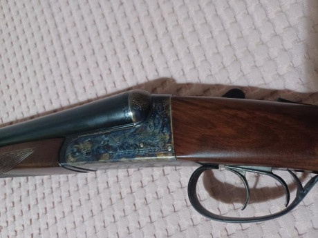 Se vende yuxtapuesta Garbi cal.12/70 estractora, cañones de 71 cm, media pletina (grabada). Muy ligera 01