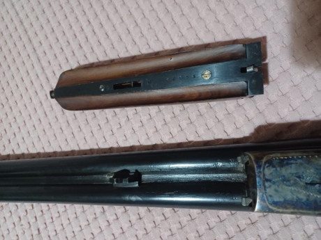 Se vende yuxtapuesta Garbi cal.12/70 estractora, cañones de 71 cm, media pletina (grabada). Muy ligera 12