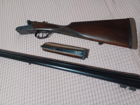 Se vende yuxtapuesta Garbi cal.12/70 estractora, cañones de 71 cm, media pletina (grabada). Muy ligera 20