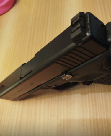 Vendo mis armas:

Glock 17 5ª Generación muy poco uso. Perfecta de todo. Caja, accesorios y manual, originales. 31