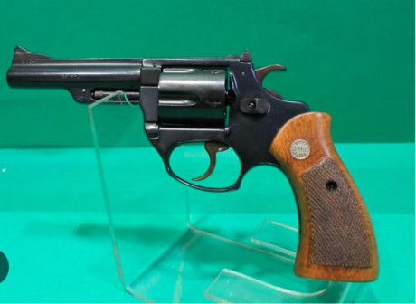 Vendo mis armas:

Glock 17 5ª Generación muy poco uso. Perfecta de todo. Caja, accesorios y manual, originales. 00