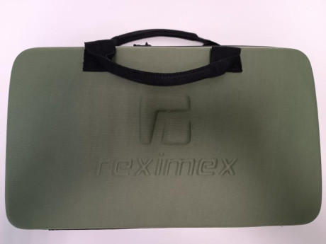 Pistola diseñada con potencia de 12 julios y velocidad de 157 m/s.
Incluye sistema de carga rotativo de 02