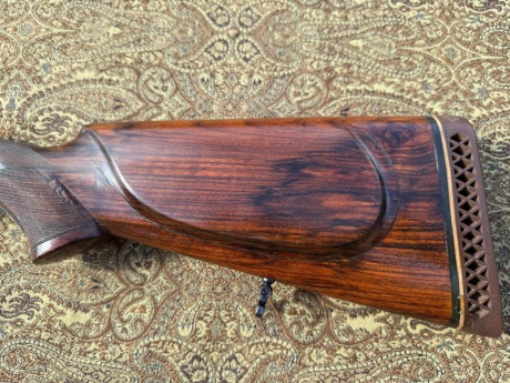 En venta rifle express Sarasqueta.
Precio 3200€
Teléfono 687970556. 10