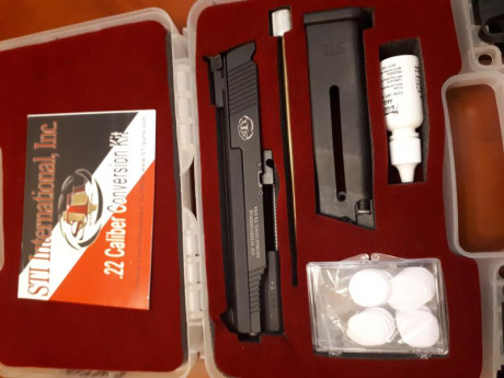Vendo STI Edge del calibre 9 milímetros más kit del 22 el kit del veintidós está por estrenar ni un solo 12