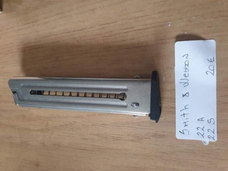 Vendo los siguientes cargadores del 22 LR. Más envío por Correo Certificado. Un saludo.
Mi nombre es Marcelo 01