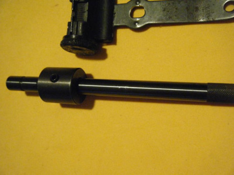 Se venden las piezas que se visualizan a través de las fotos.
Un contrapeso, un alza y dos tornillos largos. 01