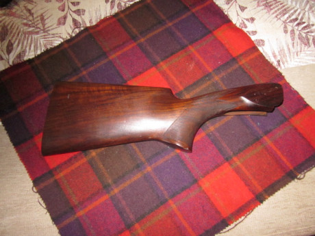 Hola.
Vendo culata Perazzi Mx8  diestra en buen estado.
Tiene su correspondiente tornillo de ajuste
Mando 00