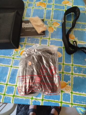 Hola vendo unos prismaticos bushnell fusion 1 mile 10x42, están nuevos sin estrenar, he abierto la caja 00