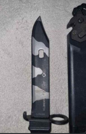 Bayoneta Aitor camuflaje sin estreno
Nueva vale 240 euros
La dejo en 120 puesta en destino
Sin usar
No 30